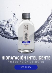 Agua Alcalina PH PLUS hecha en Colombia. Presentación dle agua alcalina de 300 ml.
